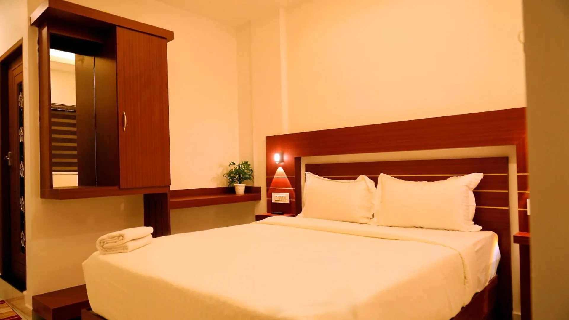 Misty Avenue Premium Rooms Anachal 0*,  India