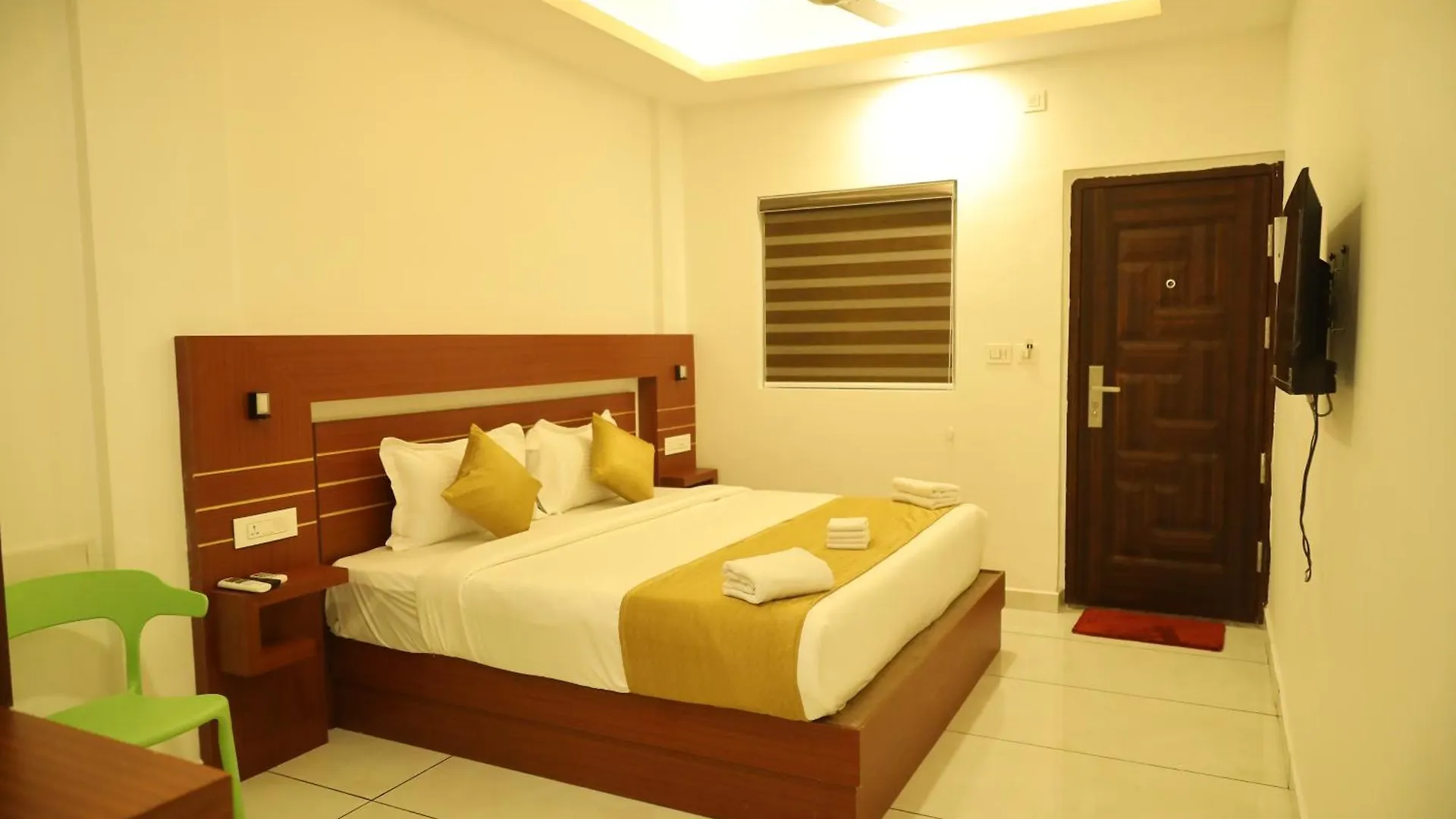 Misty Avenue Premium Rooms Anachal Lodge