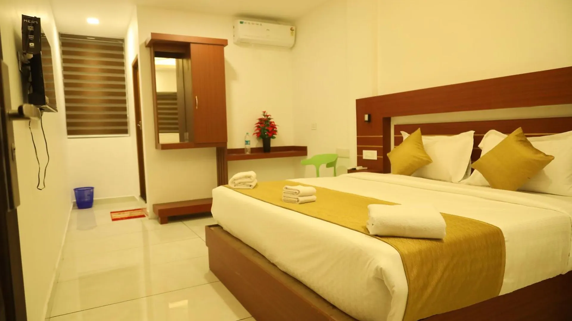 Misty Avenue Premium Rooms Anachal Lodge