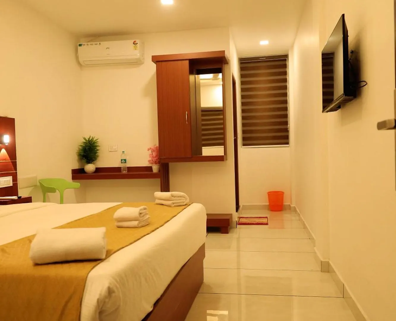 Misty Avenue Premium Rooms Anachal Lodge