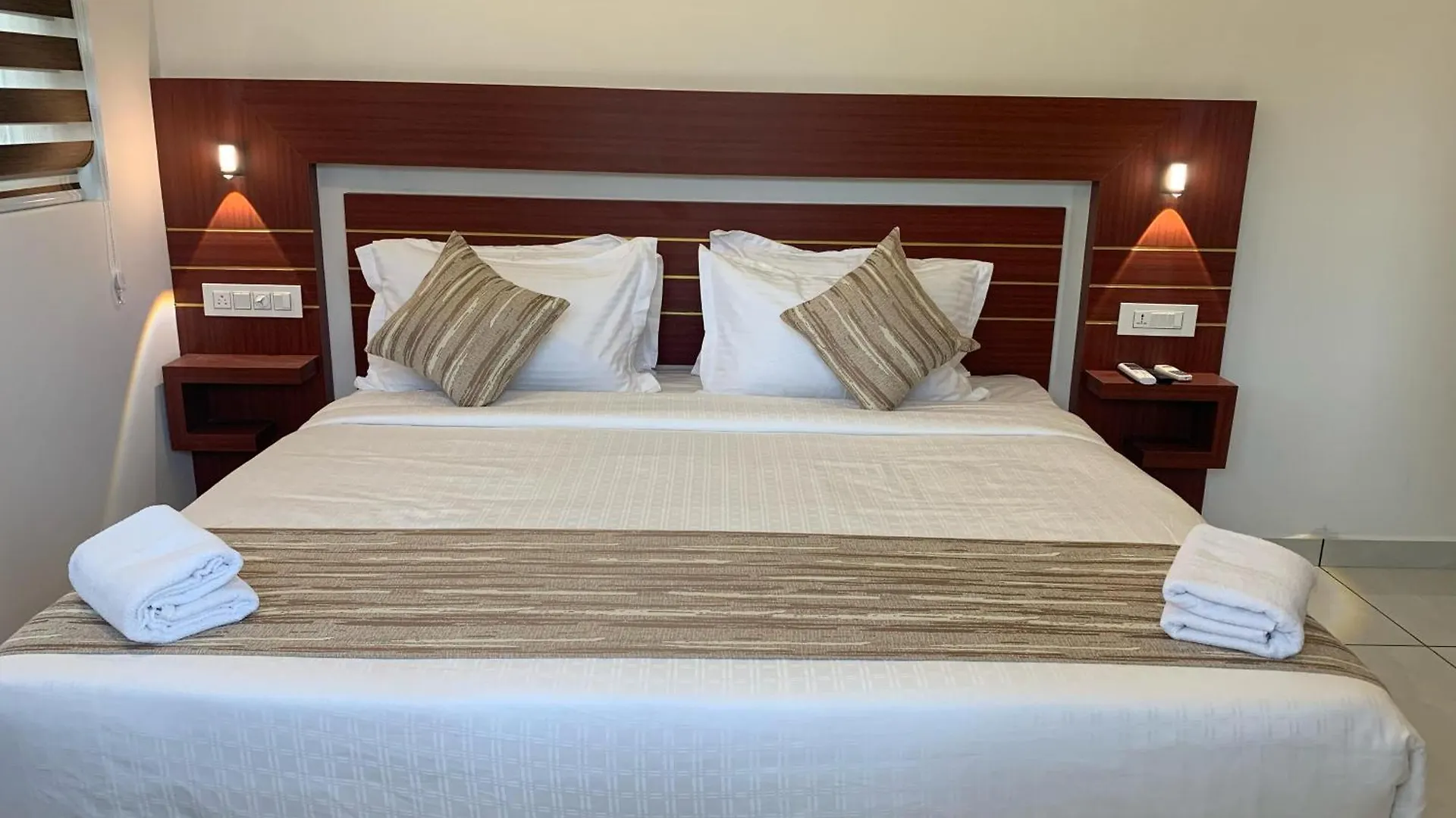 Misty Avenue Premium Rooms Anachal Hindistan